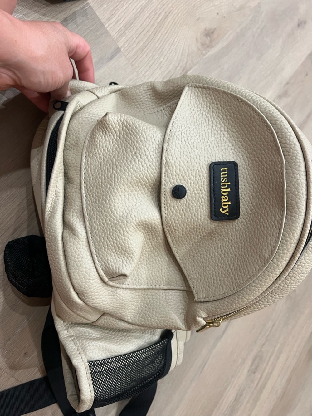 Tushbaby hip seat carrier vegan leather